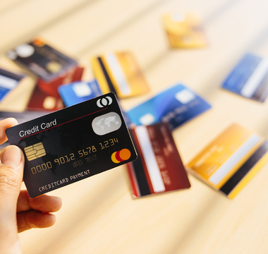 Budget Tracker Tips: Using Credit Cards and Rewards Wisely